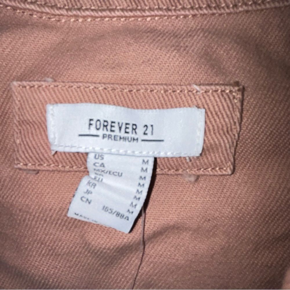 New, FOREVER 21 Premium Button Down Long Sleeve Denim Crop Jacket - Picture 4 of 6